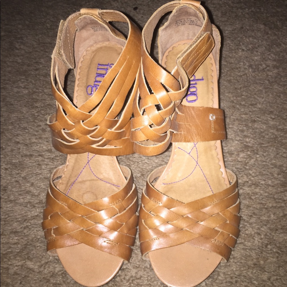 $10 Brown/Tan Sandal/Wedges,OFFERS ENCOURAGED!!😊